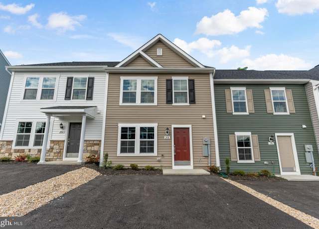 Property at 200 Gentle Breeze Dr, Bunker Hill, WV 25413, 3 beds, 2.5 baths