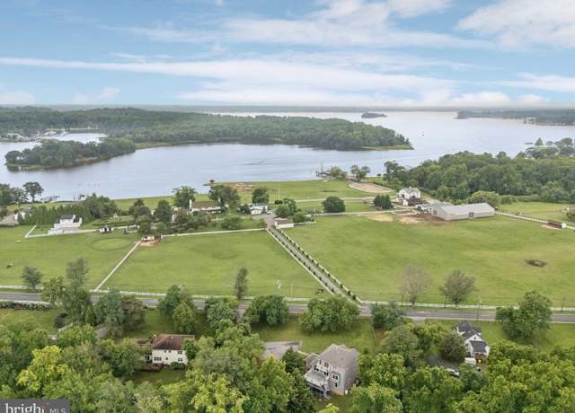 Property at 5108 Mountain Rd, Pasadena, MD 21122, 4 beds, 4.5 baths
