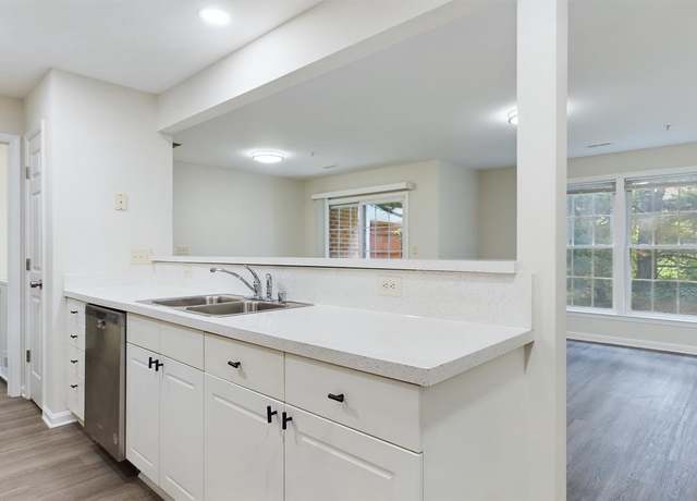 Property at 302 Baughmans Ln Unit E, Frederick, MD 21702, 2 beds, 2 baths