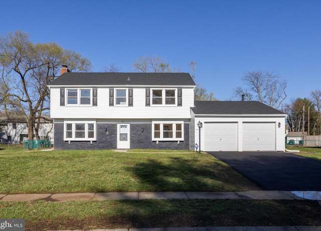 Property at 31 New Pond Ln, Willingboro, NJ 08046, 4 beds, 2.5 baths