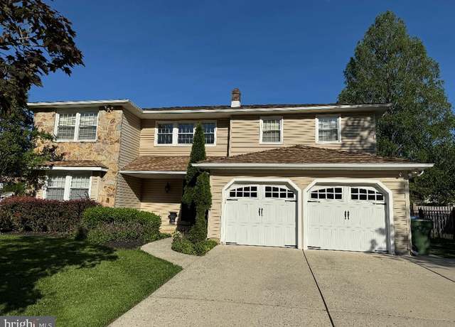 Property at 1041 Bobwhite Dr, Cherry Hill, NJ 08003, 4 beds, 2.5 baths