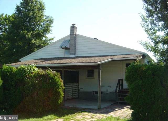 Property at 2130 Lincoln Ave, Reading, PA 19609, 4 beds, 1 bath