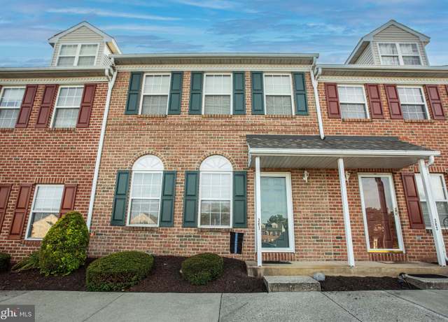 Property at 301 Barrington Dr, Reading, PA 19607, 3 beds, 1.5 baths
