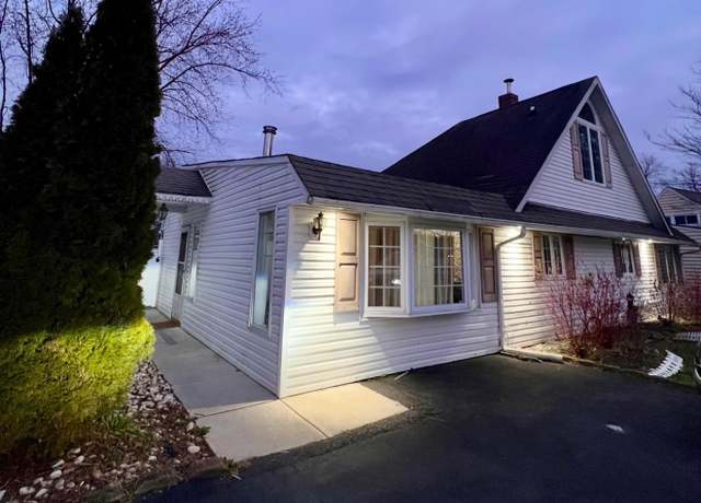 Property at 18 River Ln, Levittown, PA 19055, 4 beds, 2 baths
