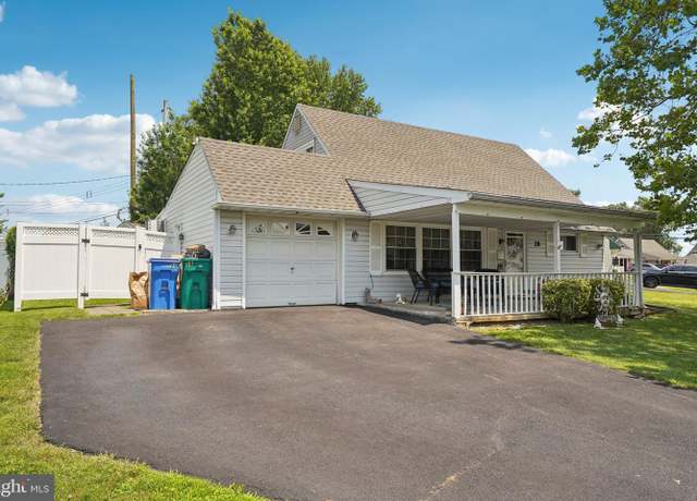 Property at 28 Indian Red Rd, Levittown, PA 19057, 4 beds, 2 baths