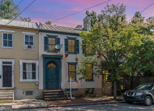 Property at 165 E Louther St, Carlisle, PA 17013, 4 beds, 2.5 baths