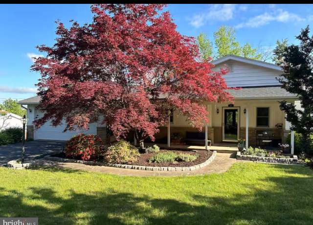 Property at 525 Stony Ln, State College, PA 16801, 4 beds, 2 baths