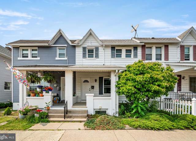 Property at 541-1/2 Elm St, Emmaus, PA 18049, 3 beds, 1.5 baths