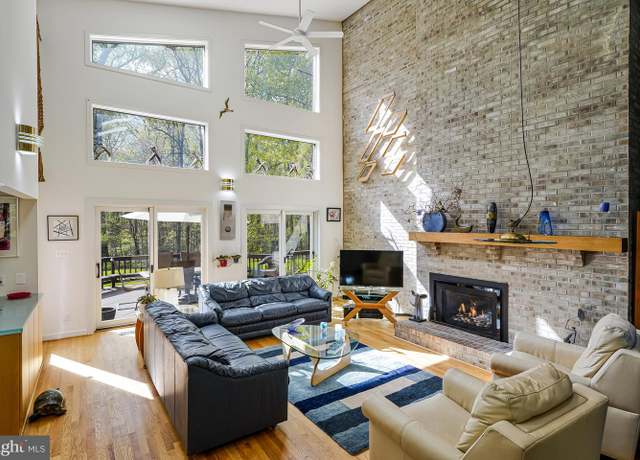 Property at 11737 Flemish Mill Ct, Oakton, VA 22124, 5 beds, 4 baths