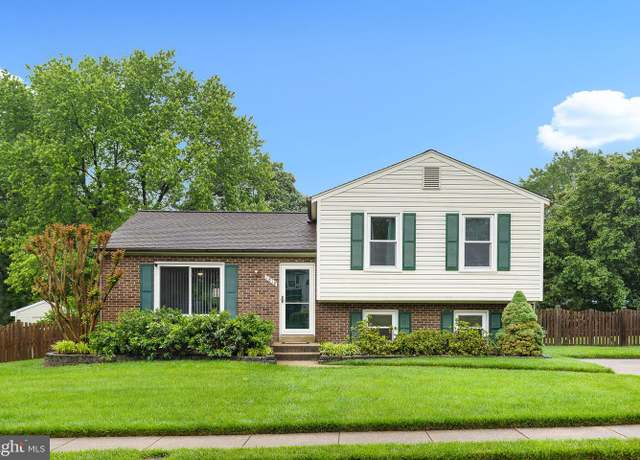 Property at 1618 Sadlers Wells Dr, Herndon, VA 20170, 3 beds, 1.5 baths