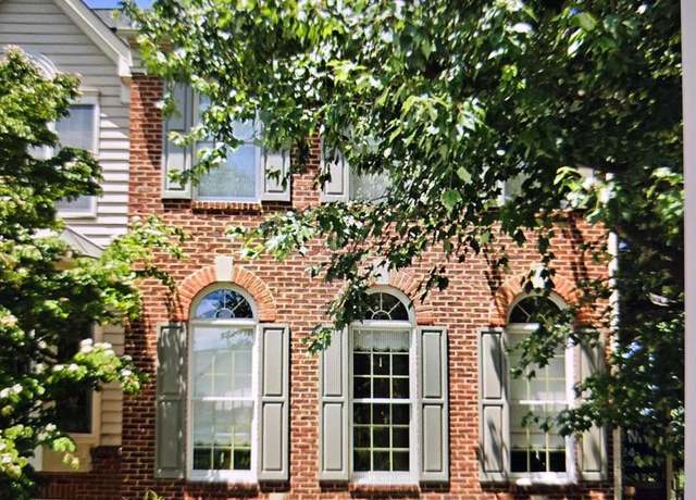Property at 121 Long Acre Ct, Frederick, MD 21702, 4 beds, 3.5 baths
