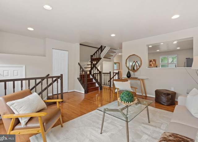 Property at 115 Fleece Flower Dr, Gaithersburg, MD 20878, 4 beds, 3.5 baths