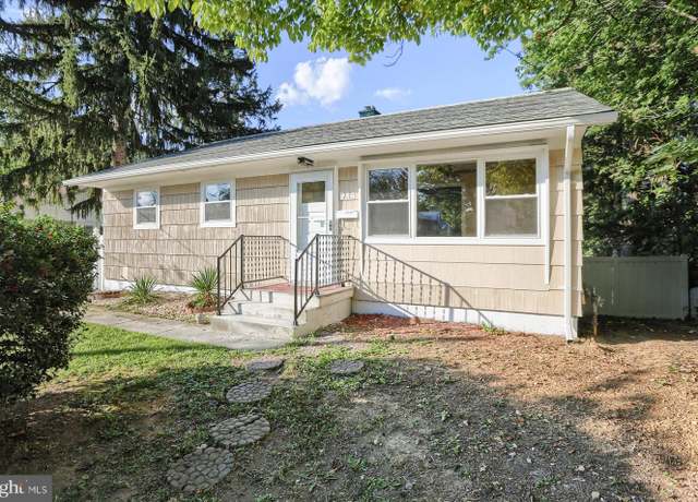 Property at 914 Lakewood Dr, Harrisburg, PA 17109, 3 beds, 2 baths