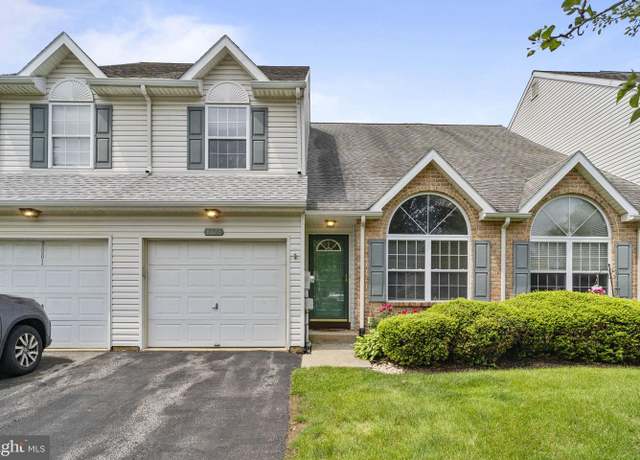 Property at 8077 Cross Creek Cir, Breinigsville, PA 18031, 3 beds, 2 baths