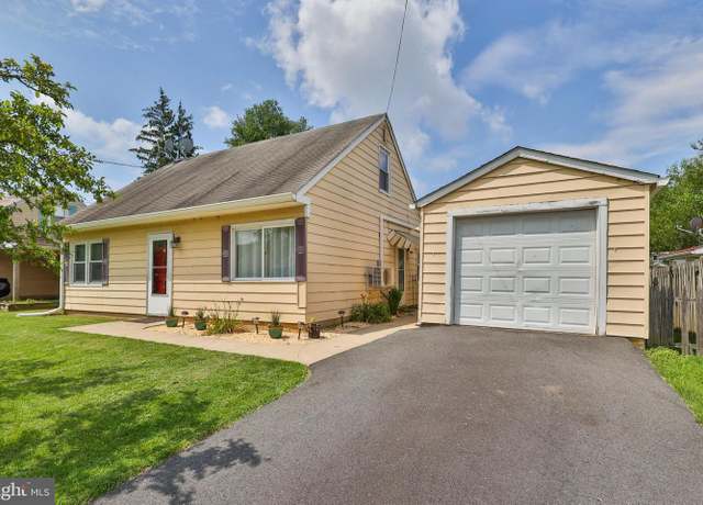 Property at 1219 Whitehall Ave, Easton, PA 18045, 4 beds, 1 bath
