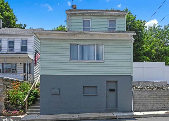Property at 237 Laurel St, Minersville, PA 17954, 3 beds, 1 bath