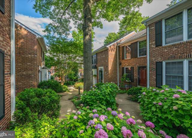 Property at 2518 S Walter Reed Dr Unit B, Arlington, VA 22206, 2 beds, 2.5 baths