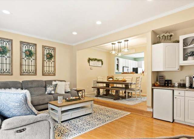 Property at 5554 Jowett Ct, Alexandria, VA 22315, 3 beds, 3 baths