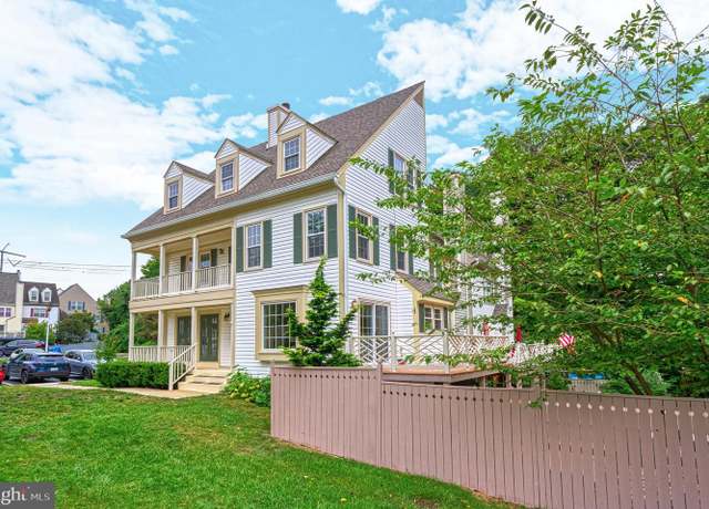 Property at 12805 Mill Brook Ct, Woodbridge, VA 22192, 3 beds, 4 baths