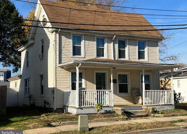 Property at 428 S Governors Ave, Dover, DE 19904, 4 beds, 2 baths