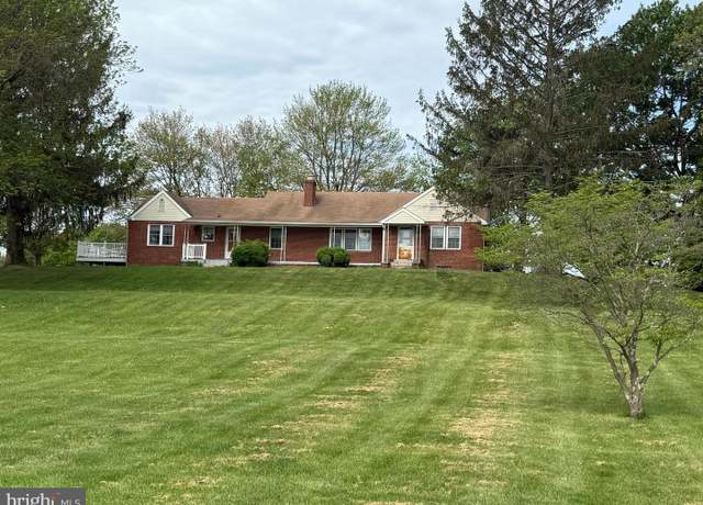 Property at 8600 Gue Rd, Damascus, MD 20872, 5 beds, 2 baths