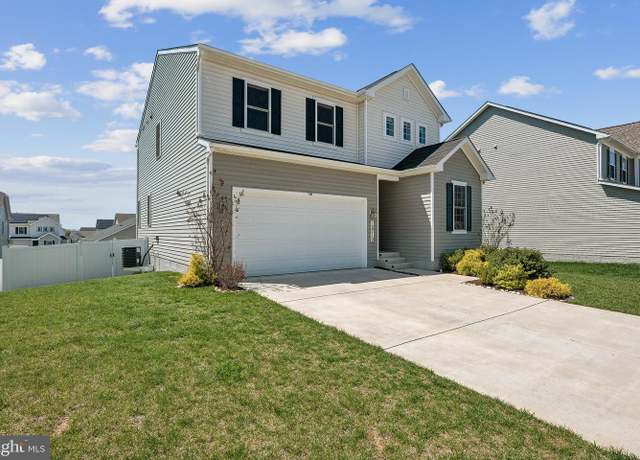 Property at 12710 Wallace Ct, Hagerstown, MD 21740, 4 beds, 3.5 baths