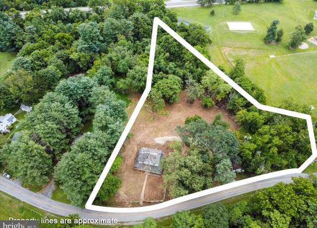 Property at 3305 Gapland Rd, Rohrersville, MD 21779, 4 beds, 1.5 baths