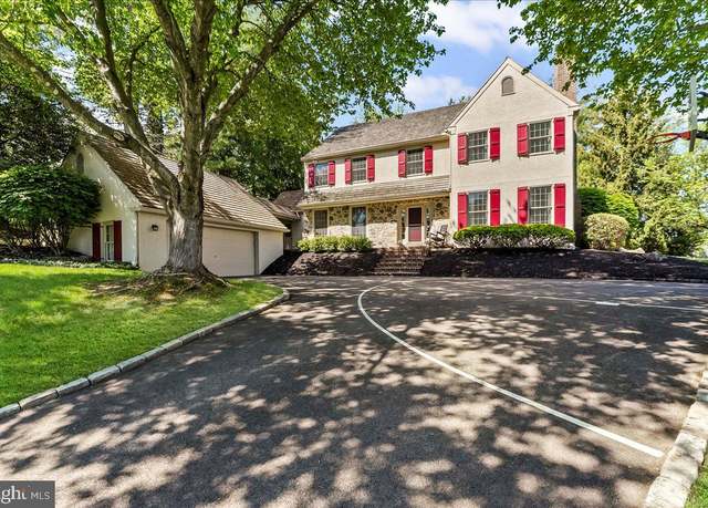 Property at 860 Springbank Ln, Wayne, PA 19087, 4 beds, 2.5 baths
