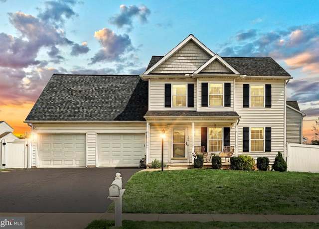 Property at 100 Nolan Dr, York, PA 17404, 4 beds, 2.5 baths
