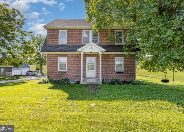 Property at 2775 W College Ave, York, PA 17408, 4 beds, 1.5 baths