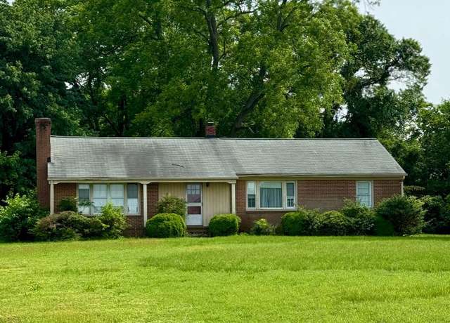 Property at 24662 Hazelwood Ln, Rappahannock Academy, VA 22538, 3 beds, 2 baths