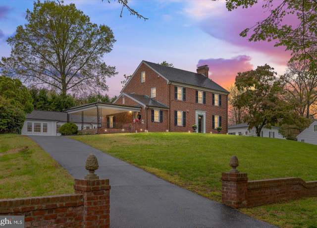 Property at 1702 Franklin St, Fredericksburg, VA 22401, 4 beds, 3.5 baths