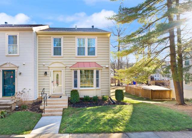 Property at 4426 Holly Ave, Fairfax, VA 22030, 3 beds, 3.5 baths