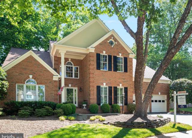 Property at 12906 Brafferton Ct, Herndon, VA 20171, 4 beds, 4.5 baths
