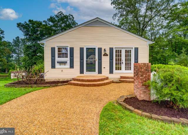 Property at 11993 Brice House Ct, Woodbridge, VA 22192, 4 beds, 3 baths