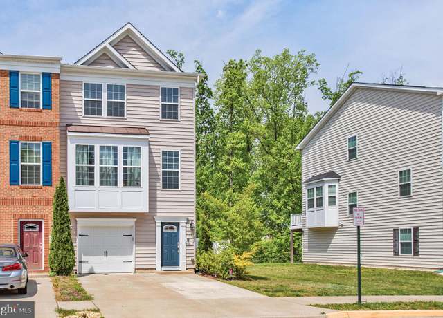 Property at 300 Tree Line Dr, Fredericksburg, VA 22405, 3 beds, 3 baths