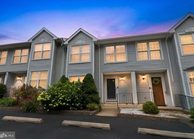 Property at 102 Roseman Ct, Newark, DE 19711, 3 beds, 2.5 baths