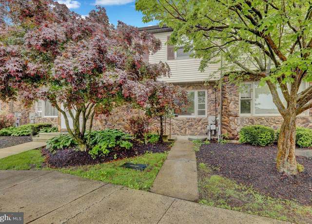 Property at 542 E Linden St, Fleetwood, PA 19522, 2 beds, 1.5 baths