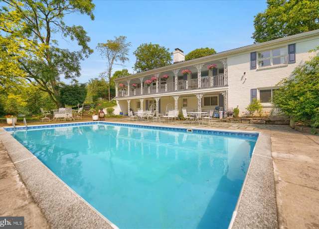 Property at 1304 Summit Dr, Bellefonte, PA 16823, 5 beds, 3.5 baths