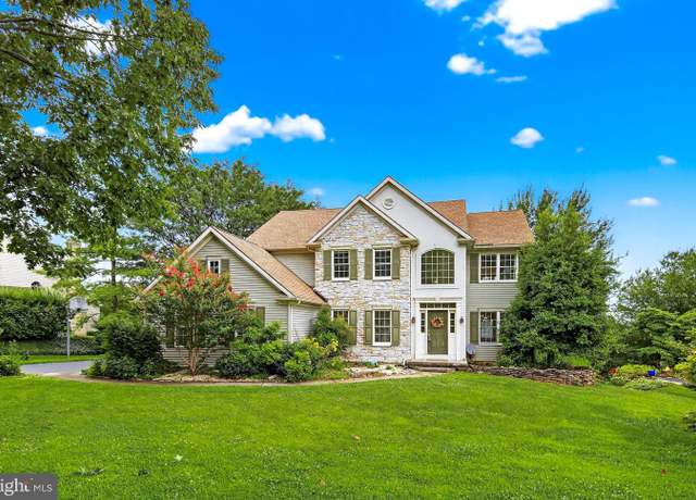 Property at 1315 Sylvan Rd, Lancaster, PA 17601, 4 beds, 2.5 baths