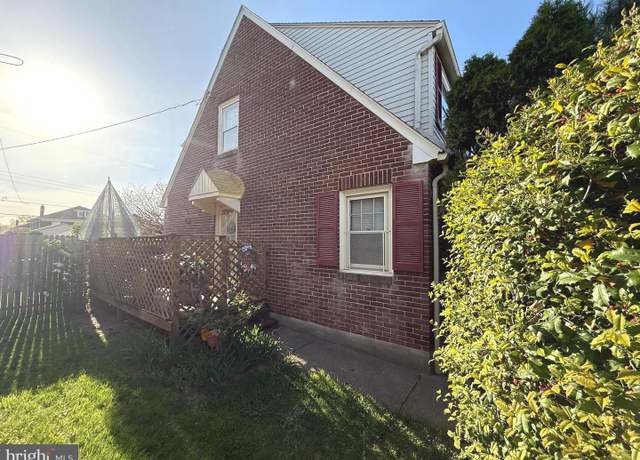 Property at 808 Hill St, York, PA 17403, 2 beds, 2 baths