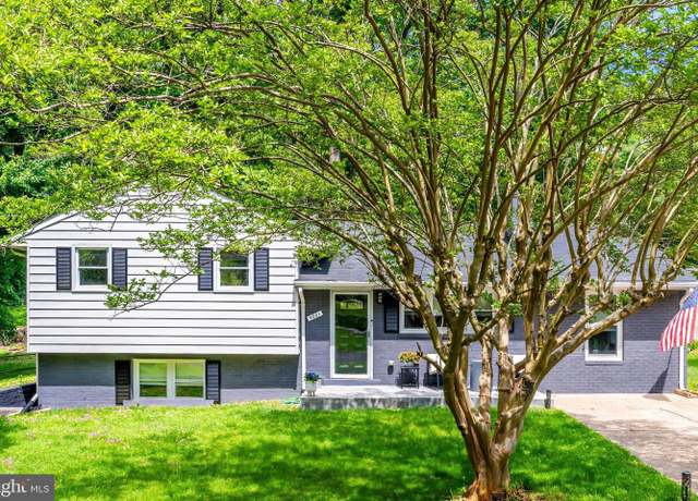 Property at 5801 Brookview Dr, Alexandria, VA 22310, 3 beds, 2.5 baths