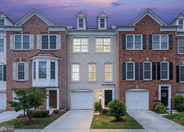 Property at 2456 Acorn Hollow Ln, Herndon, VA 20171, 4 beds, 3.5 baths