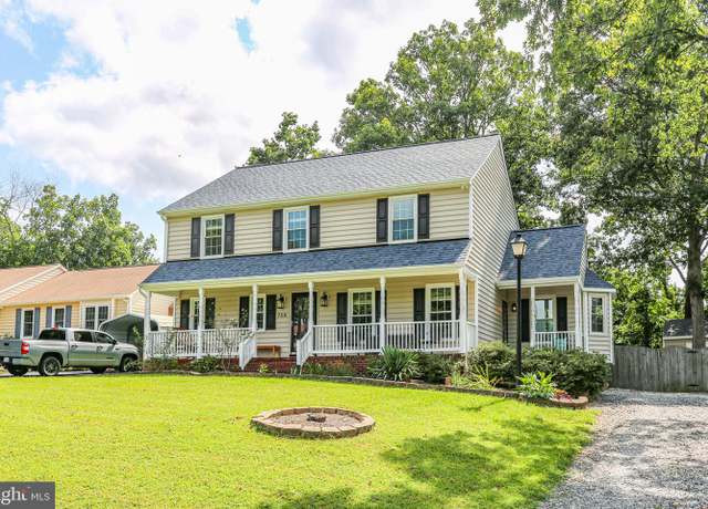 Property at 708 Pleasants Dr, Fredericksburg, VA 22407, 4 beds, 2.5 baths
