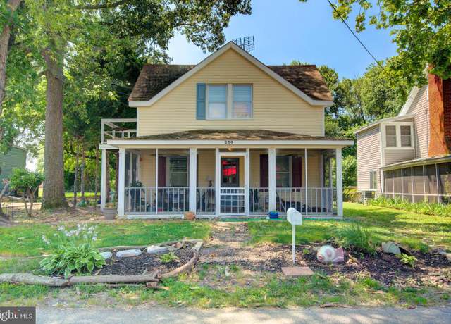 Property at 214 Dennison St, Colonial Beach, VA 22443, 2 beds, 1 bath