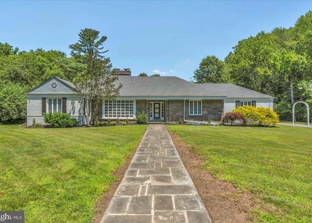 Property at 554 Cooper St, Woodbury, NJ 08096, 3 beds, 2.5 baths