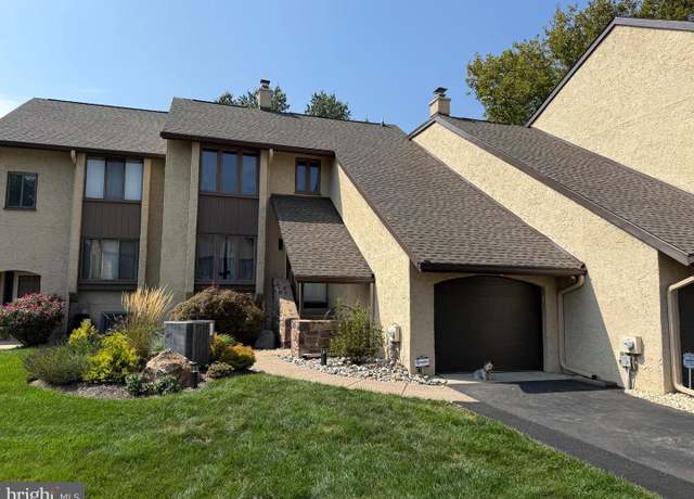 Property at 42 Golf Club Dr, Langhorne, PA 19047, 4 beds, 2.5 baths