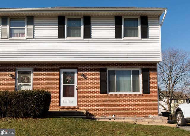 Property at 429 S Plum St, Mount Joy, PA 17552, 3 beds, 1.5 baths