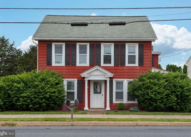 Property at 168 S Market St, Ephrata, PA 17522, 5 beds, 2.5 baths