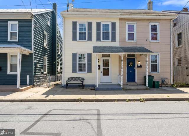 Property at 33 W Ferdinand St, Manheim, PA 17545, 4 beds, 1 bath
